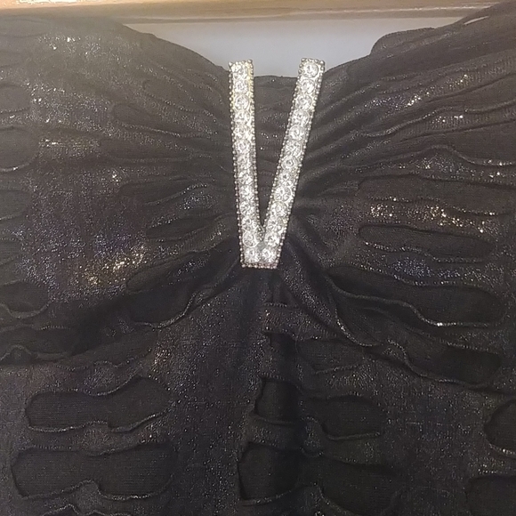 Robe - Picture 2 of 2